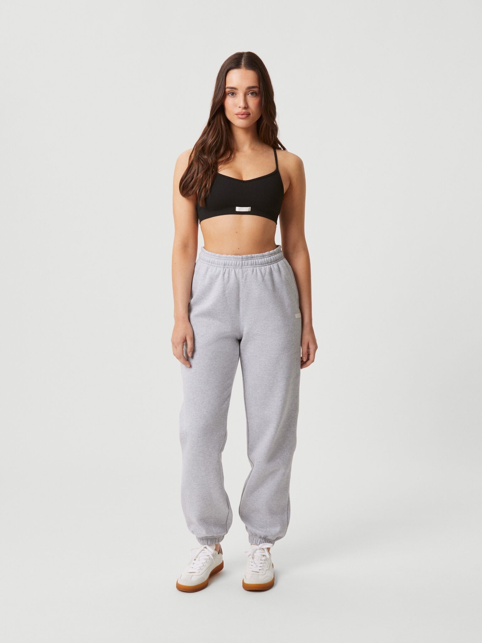 grijze-joggingbroek-dames-478tor-1.jpg